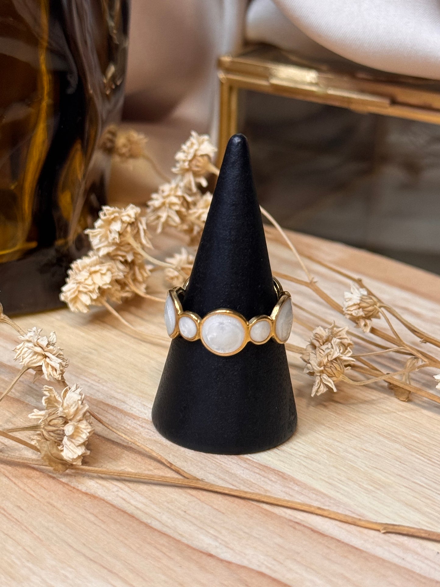 37. Cirlée - Bague Ajustable en Acier Inoxydable - Nacre Blanche – Motif Ronds Alternés