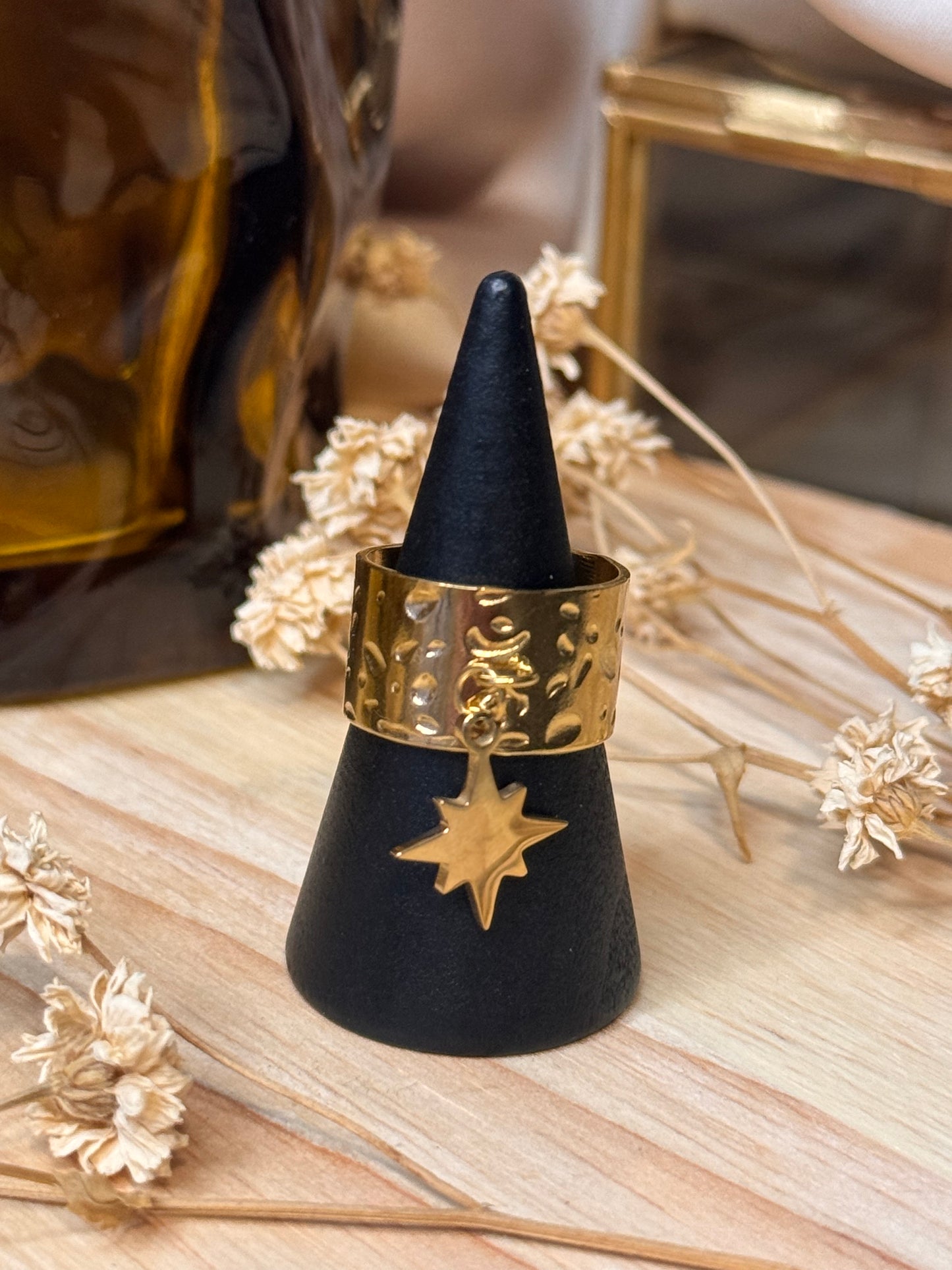 35. Stelléa - Bague Large texturée Ajustable en Acier Inoxydable – Breloque Étoile Scintillante