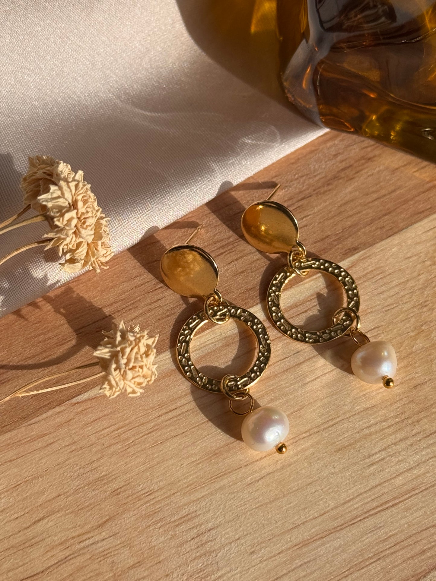 14. Orlena - Boucles d'Oreilles Pendantes en Acier Inoxydable - Rond Martelé et Perle