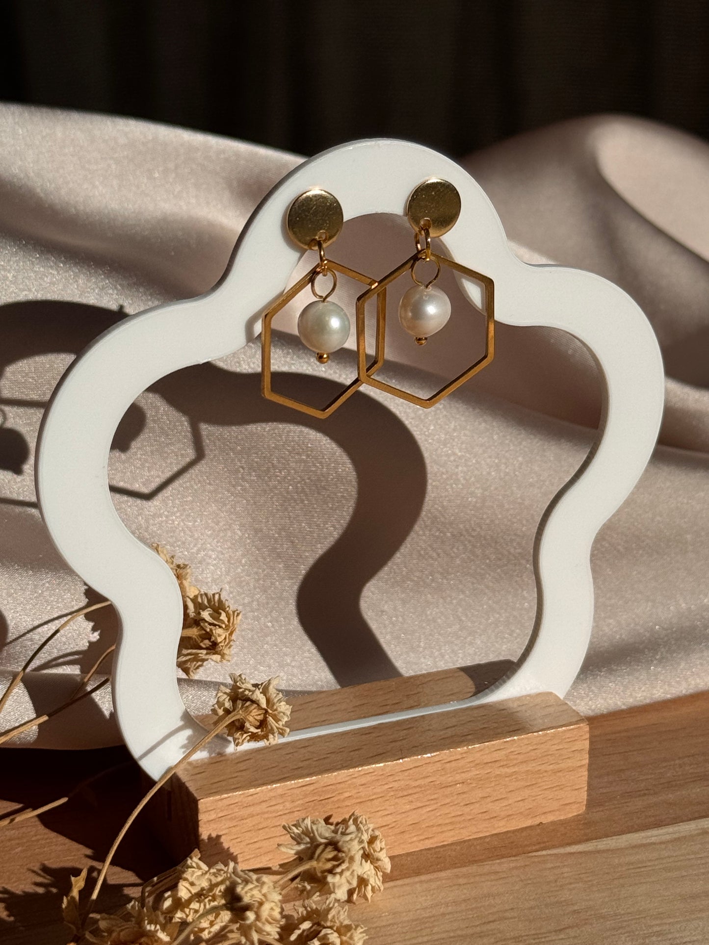 15. Boucles d'Oreilles Pendantes en Acier Inoxydable Doré - Losange avec Perle