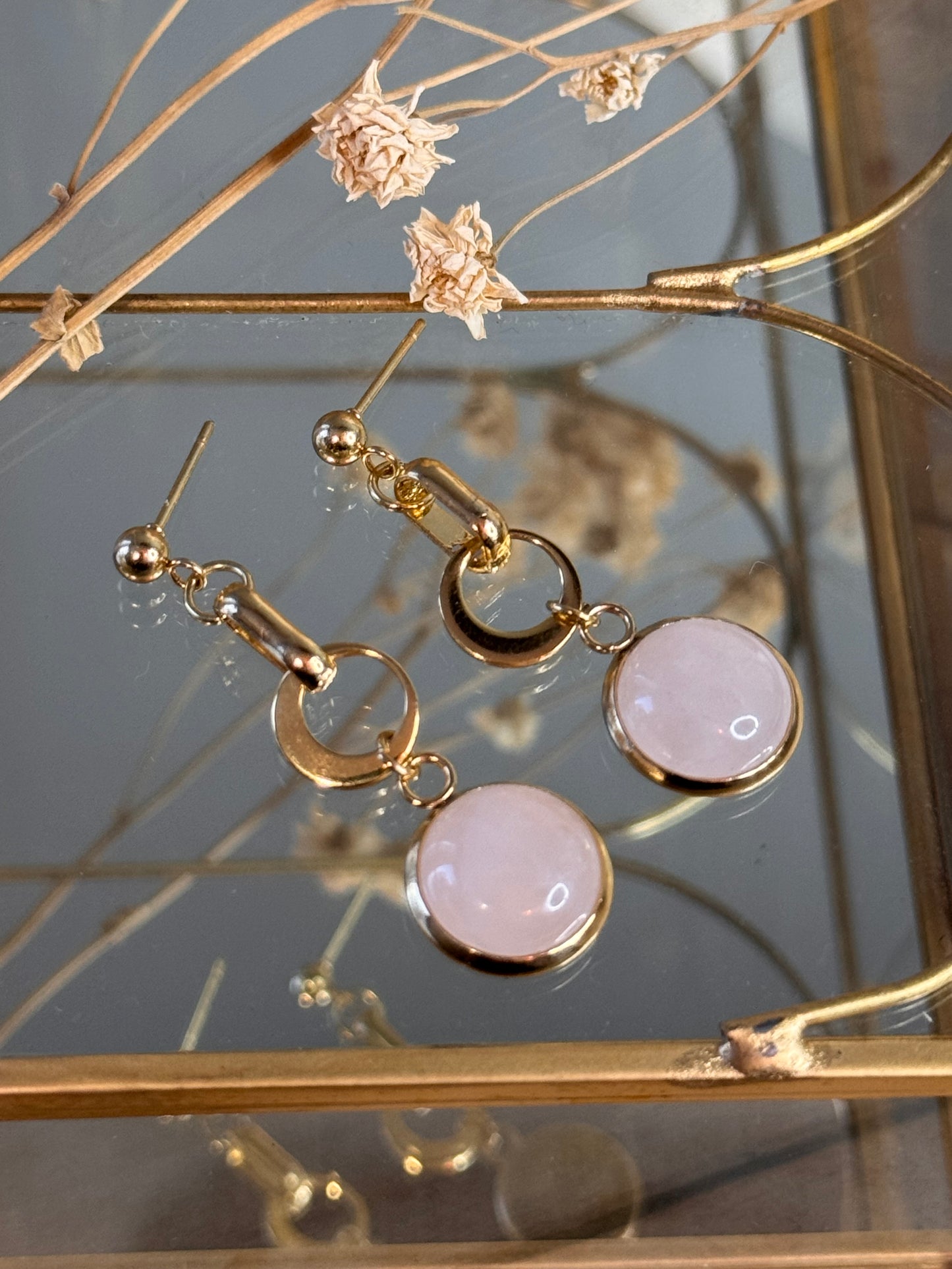 24.Roséa - Boucles d'Oreilles Pendantes en Acier Inoxydable Doré – Cercle et Pierre de Quartz Rose
