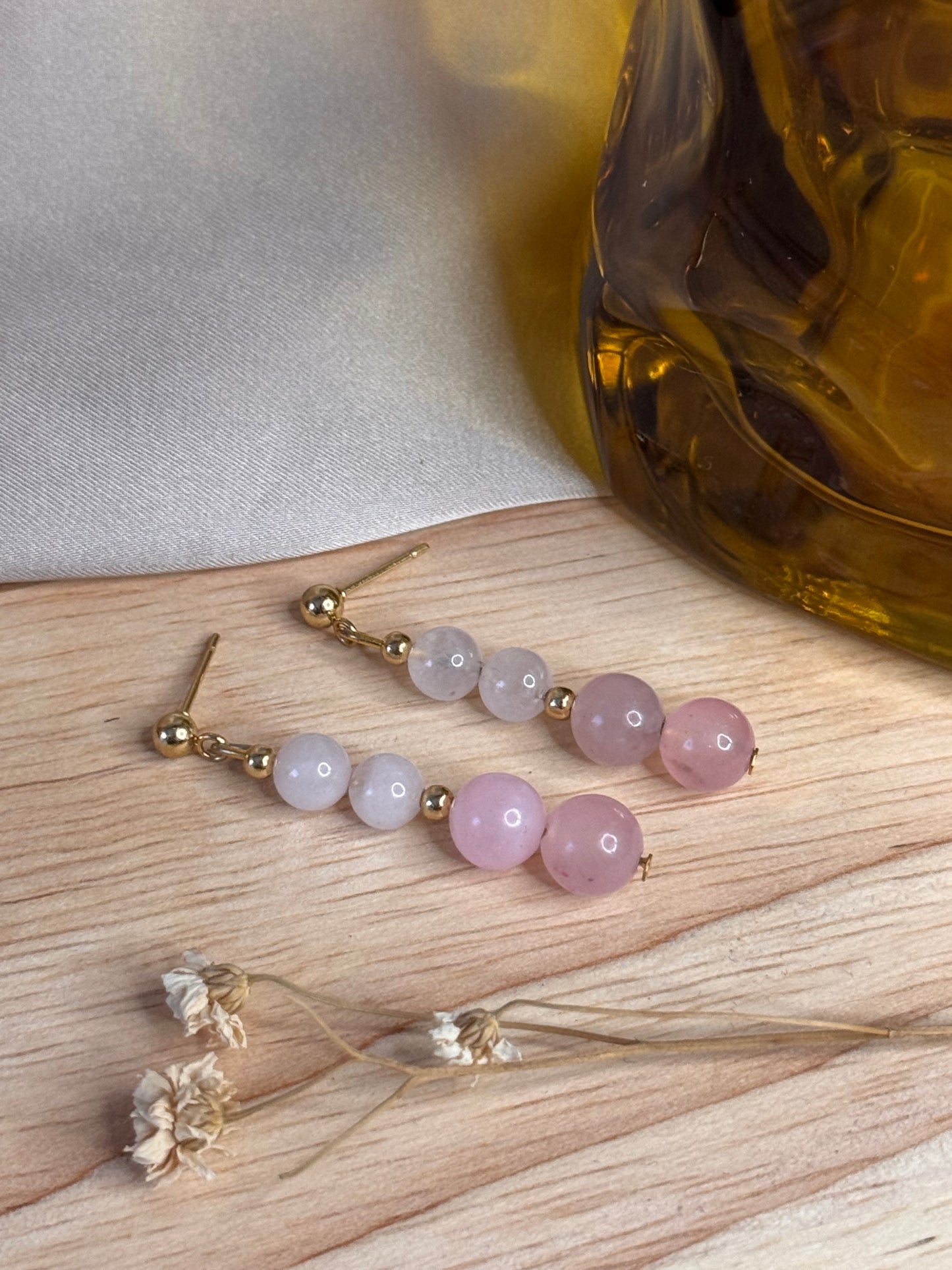 46. - Boucles d'Oreilles Pendantes en Acier Inoxydable Doré avec 4 Perles de Quartz Rose
