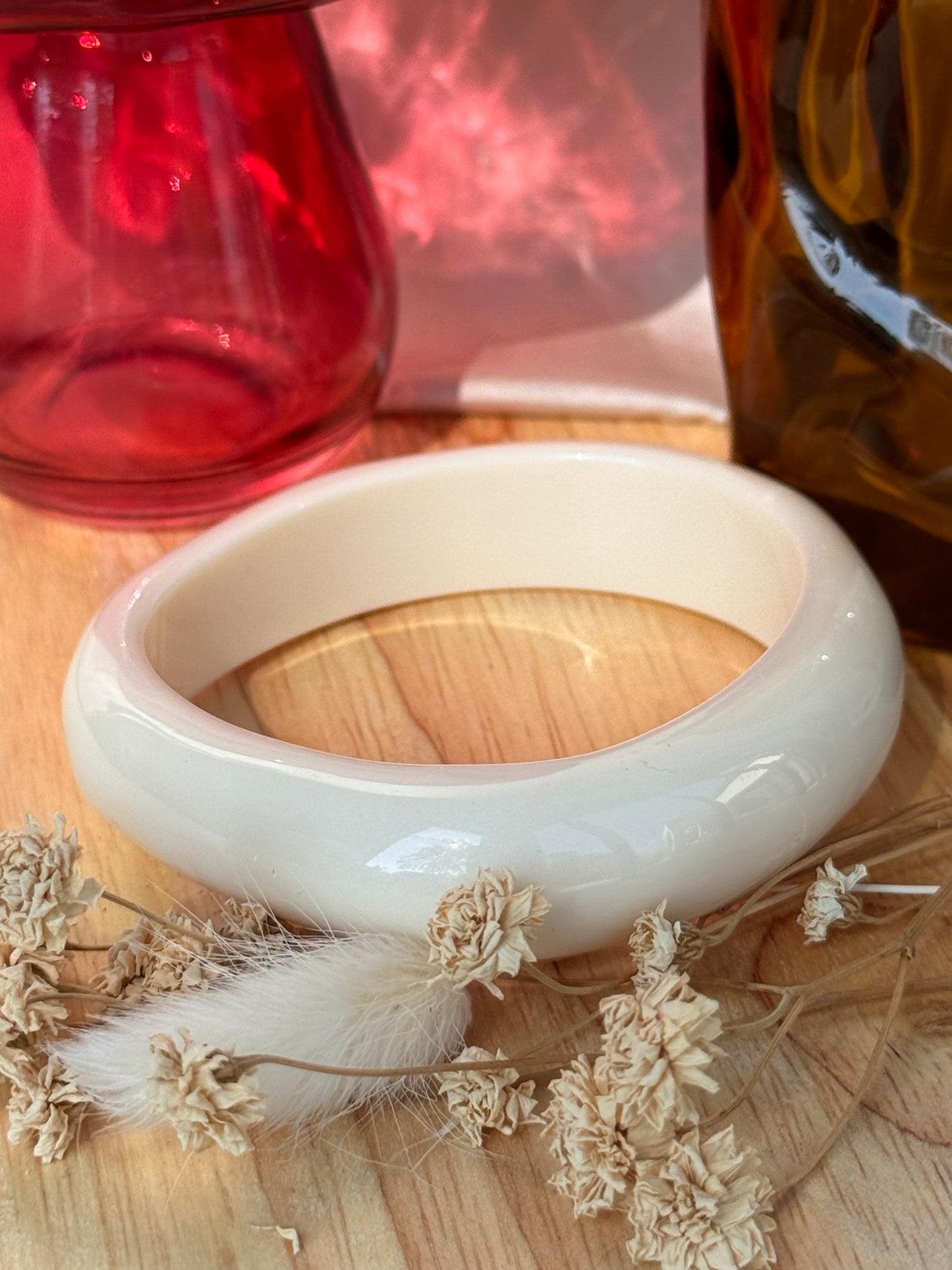 Bracelet jonc blanc tendance en acrylique