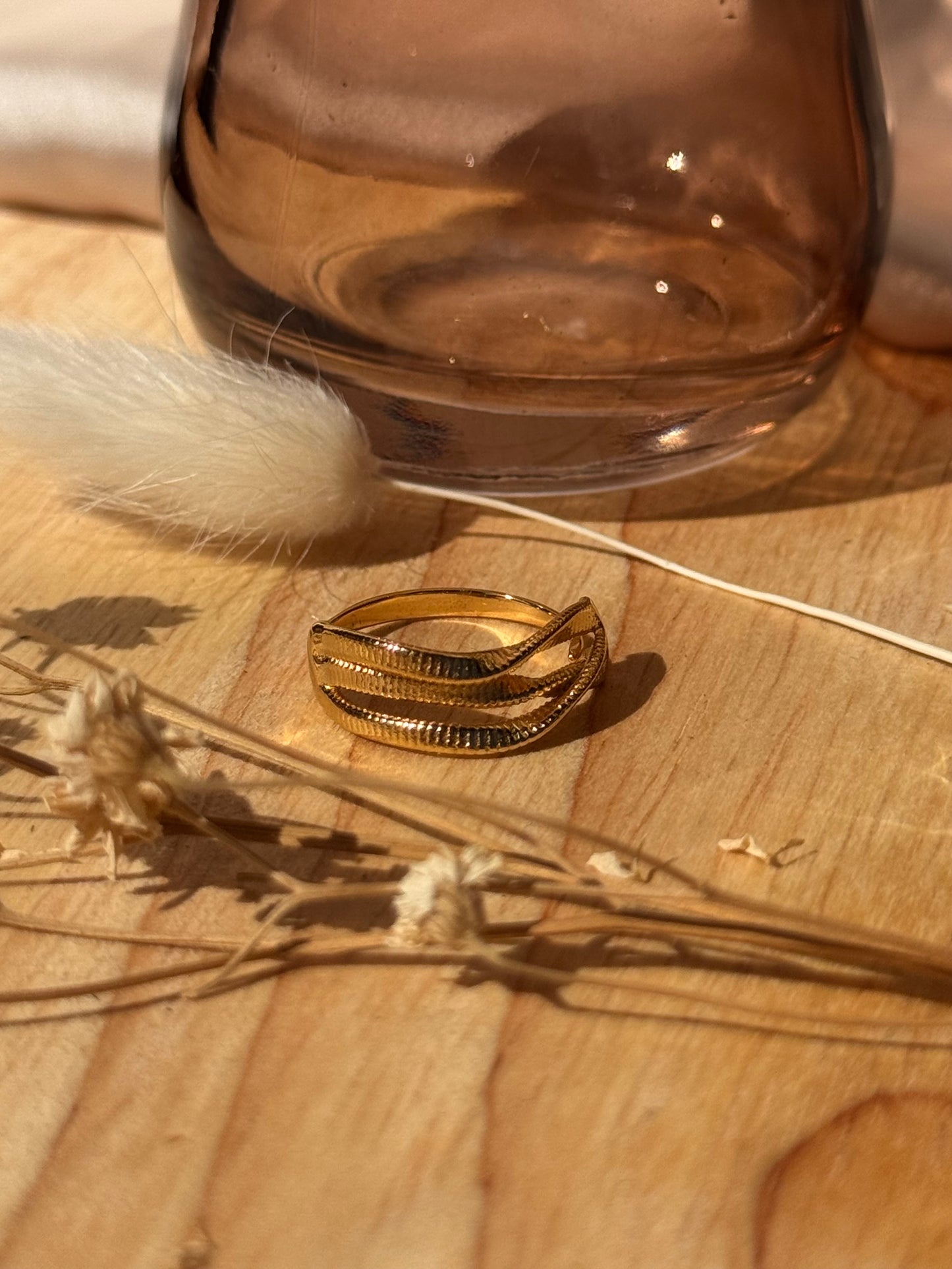 Bague ajustable dorée en acier inoxydable – Design moderne entrelacé