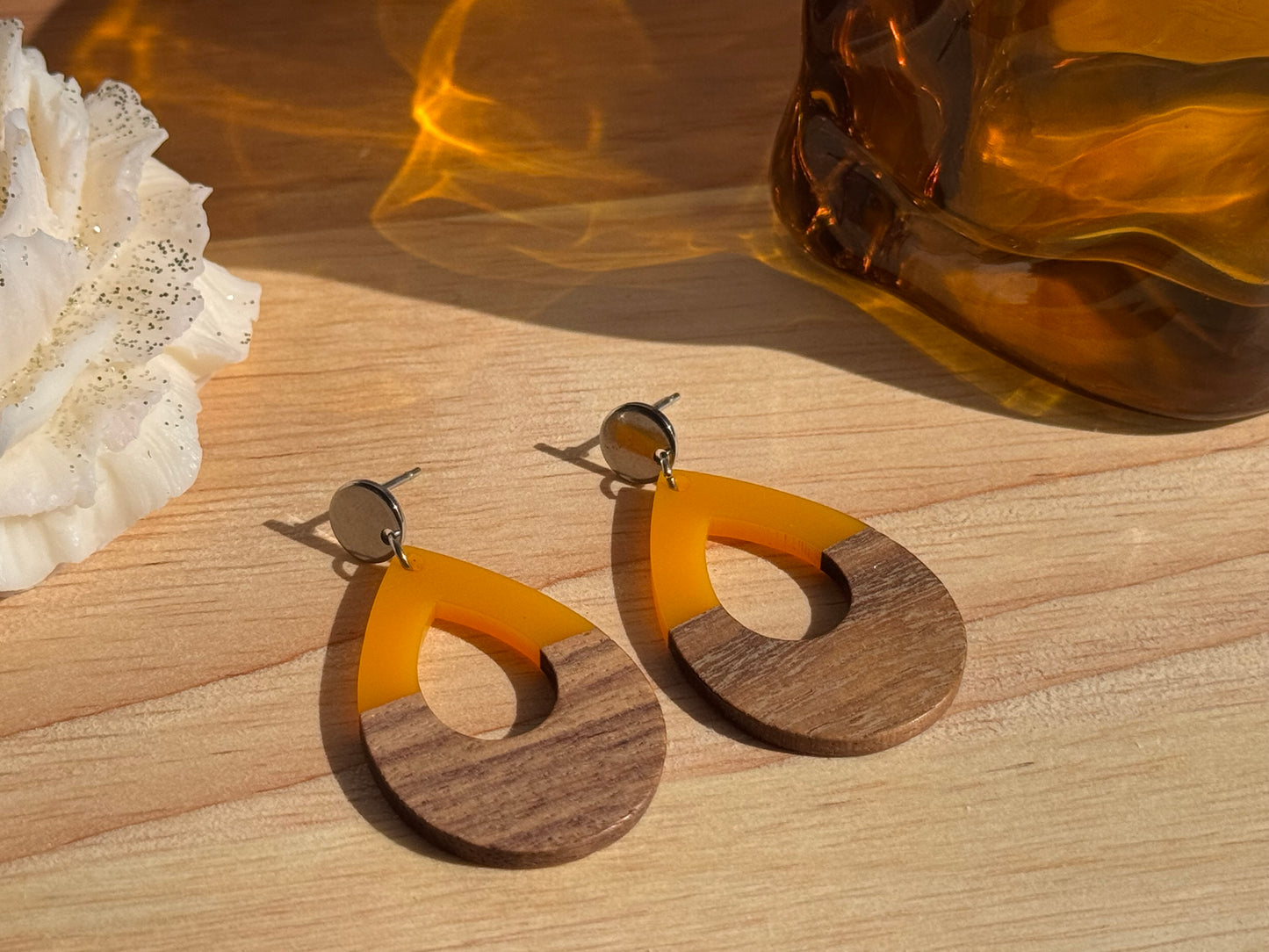 115. Riderwood jaune - Boucles d'oreilles pendantes en acier inoxydable argenté bois et résine