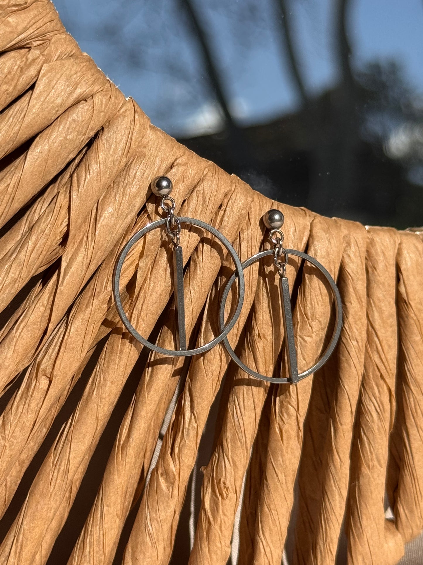 94. Boucles d'Oreilles Pendantes en Acier Inoxydable Argenté avec Cercle et Barre Verticale