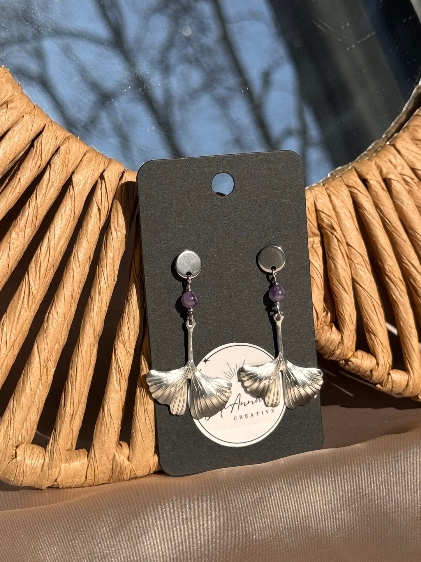 91. Boucles d'Oreilles Pendantes en Acier Inoxydable - Perle d'Améthyste et Feuille de Ginkgo