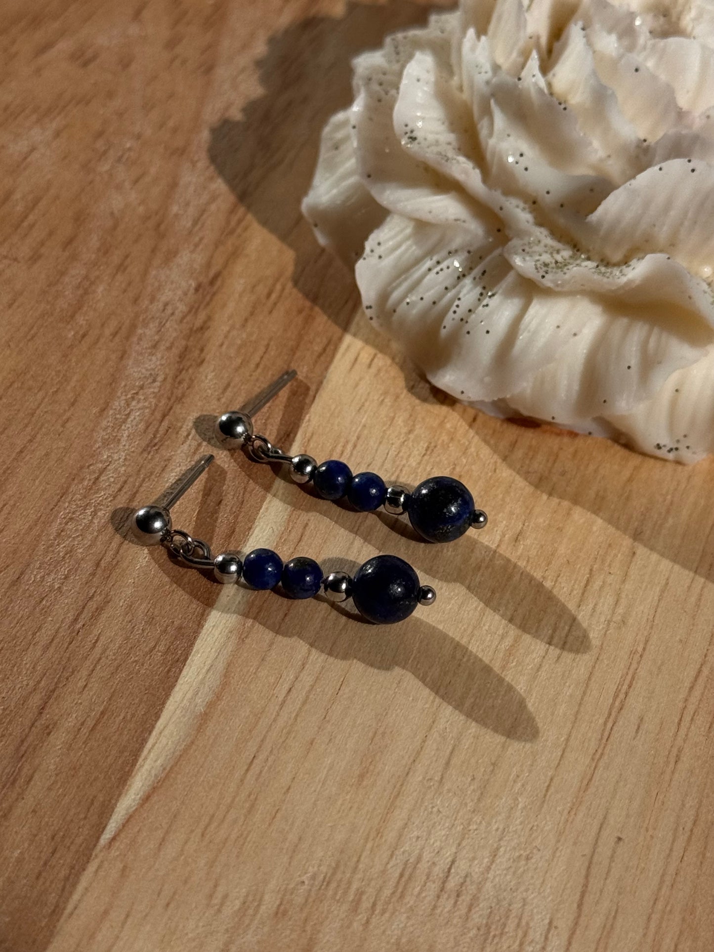 146. Azura - Boucles d'oreilles pendantes en acier inoxydable argenté perles naturelles Lapis Lazuli