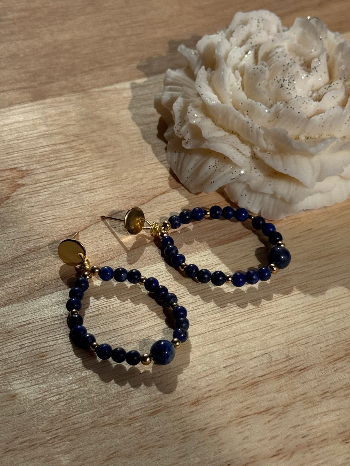 145. Azura - Boucles d'oreilles pendantes en acier inoxydable doré perles naturelles Lapis Lazuli