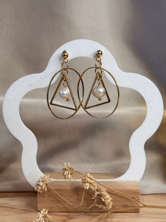 Triella  - Boucles d’Oreilles Pendantes en Acier Inoxydable Doré – Cercle, Triangle et Perle