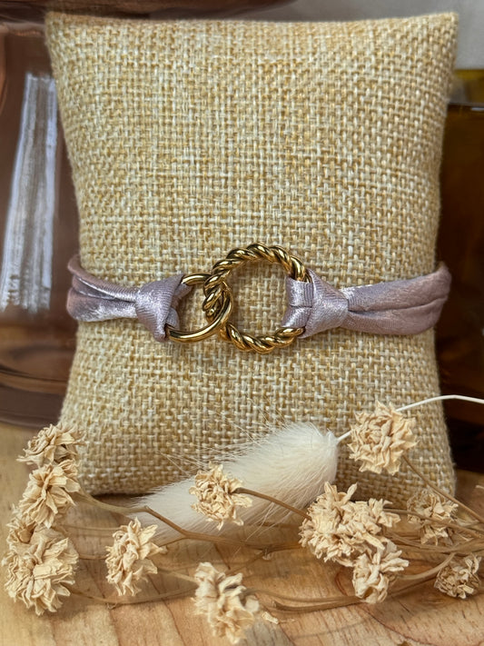 Bracelet Ruban Satin parme & Boucle Dorée en Acier Inoxydable – Élégance et Modernité