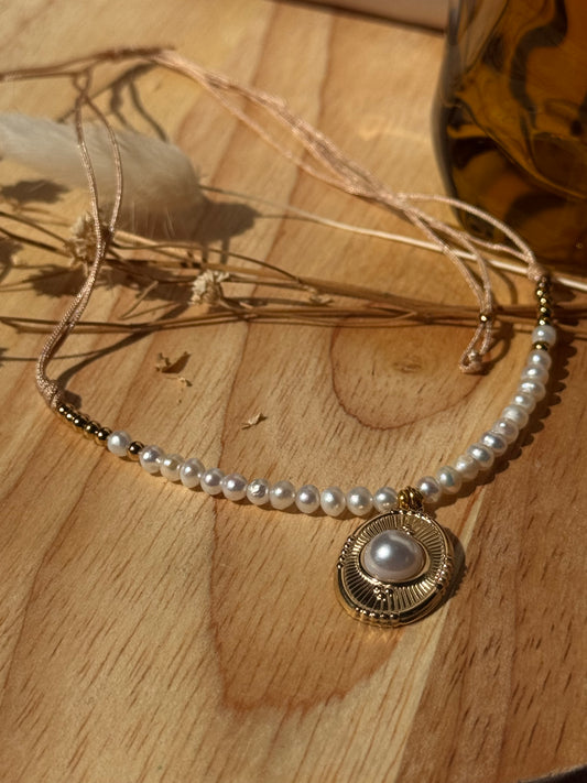 Collier perles et pendentif doré – Acier inoxydable & cordon ajustable