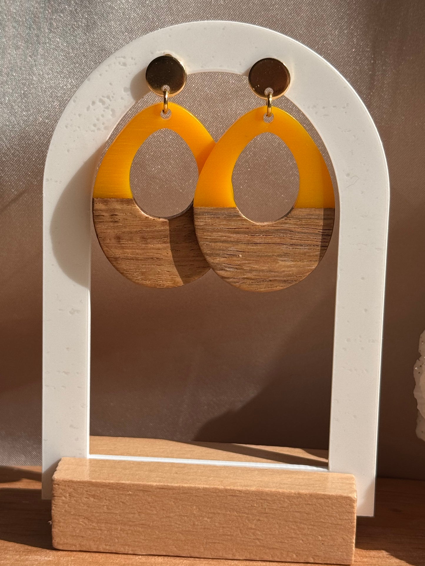 114. Riderwood jaune - Boucles d'oreilles pendantes en acier inoxydable doré bois et résine