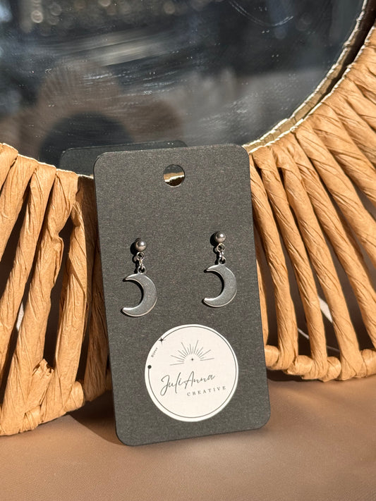 98. Boucles d’Oreilles Pendantes en Acier Inoxydable Argenté – Petite Lune Élégante