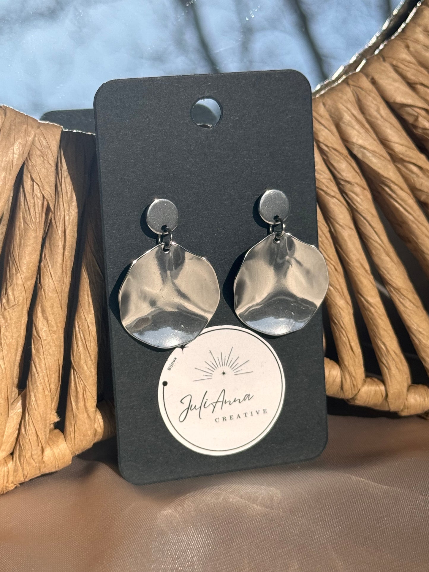 87. Boucles d'Oreilles Pendantes en Acier Inoxydable Argenté Forme Ronde en Relief